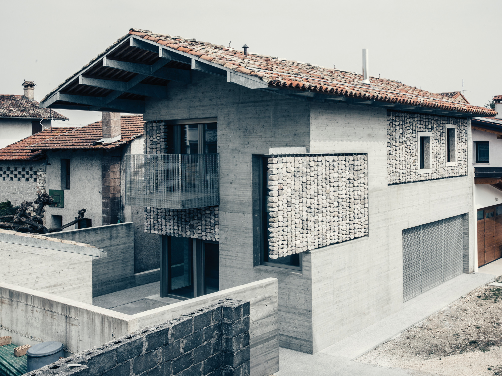 Ensemble aus Wohn- und Gästehaus in San Quirino