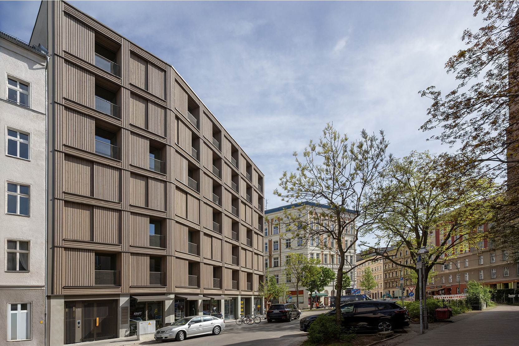 Wohn- und Geschäftshaus, Berlin - Mischwesen aus Holz und Beton