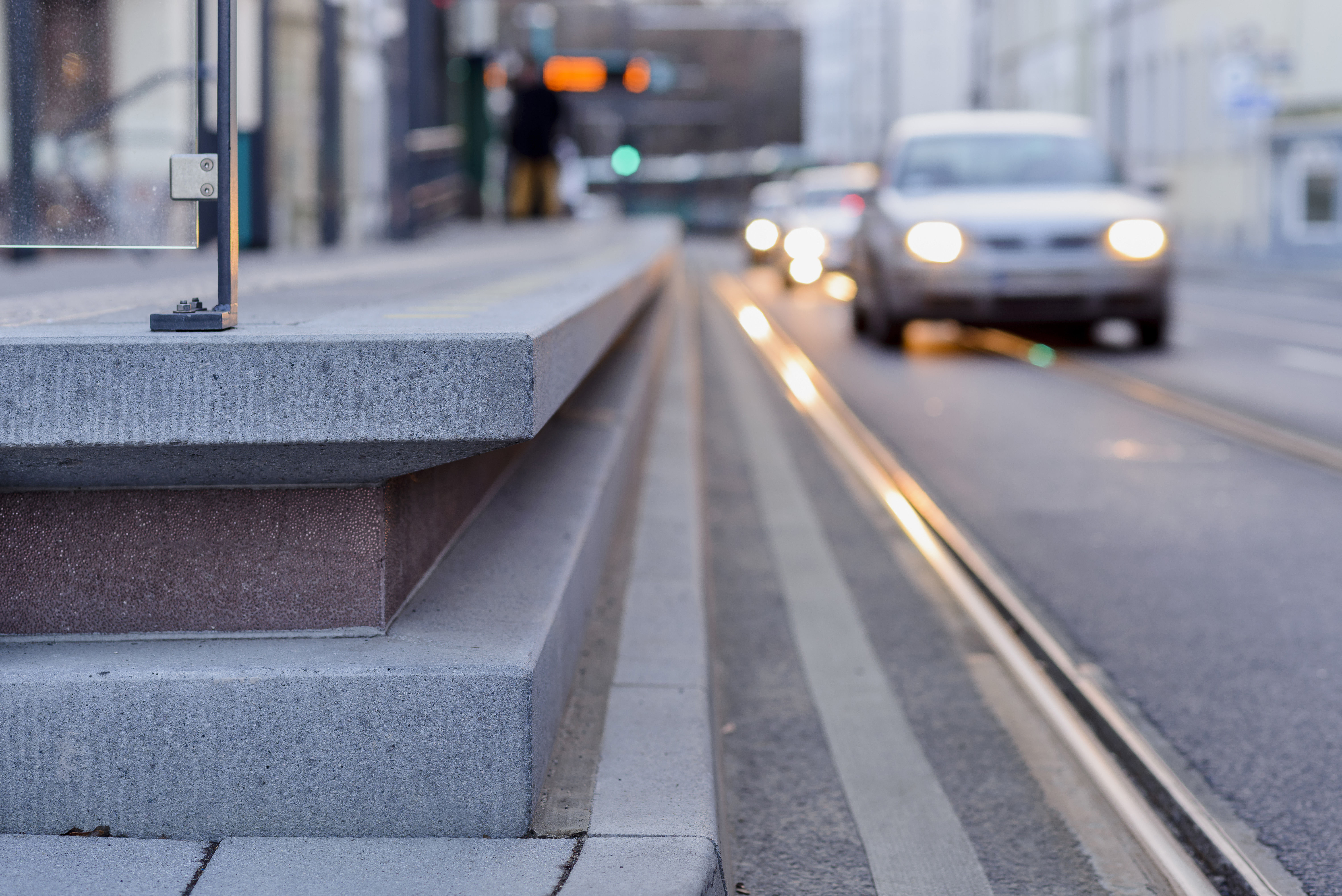 Stadtbahn Pendler Stehen Auf Beton Betonorg
